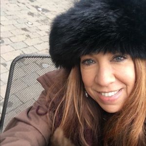 Meet your Posher, Angela